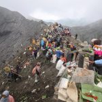 Api dan Harapan: Kisah di Balik Ritual Kasada di Gunung Bromo!