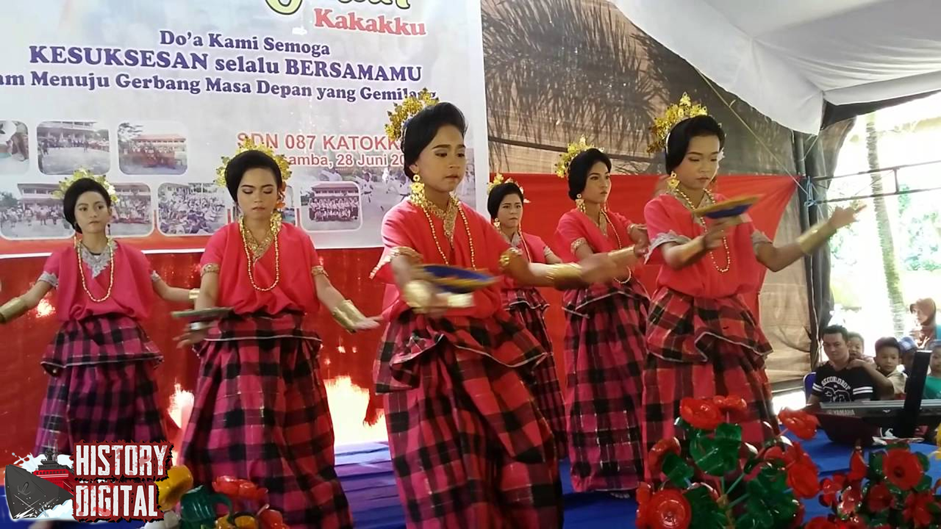 Rahasia di Balik Gerakan Elegan Penari Paduppa Bosara!