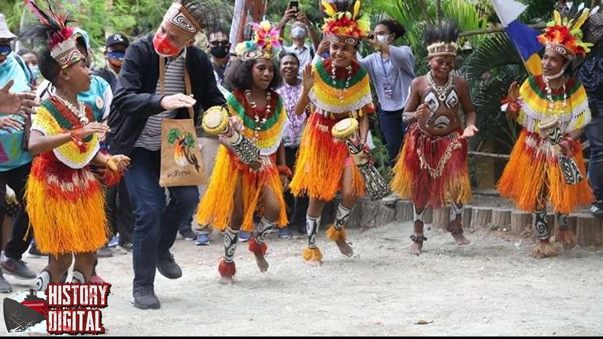 Gerak Dinamis dan Properti Unik: Pesona Tari Antoroni!