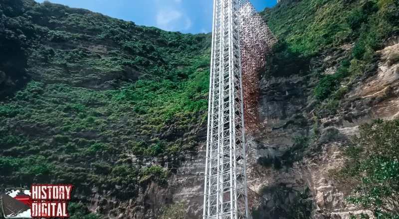 Pantai Kelingking Bali, 10 Cerita Lift Kaca baru Ngegas