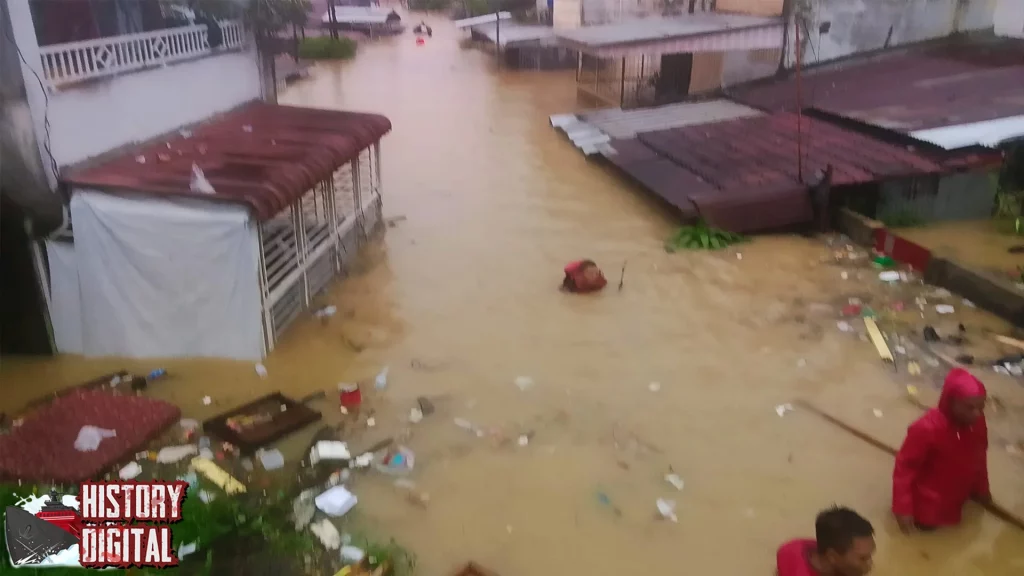 Banjir Dahsyat Medan: 48 Jam, 2.112 Keluarga Terisolasi! 2 Banjir Dahsyat Medan: 48 Jam, 2.112 Keluarga Terisolasi!